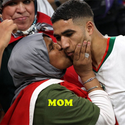 Best 7 Photos Of Top Football Players With Their Mothers.